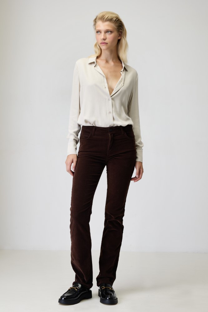 2-550110-Chocolate-1-Custom