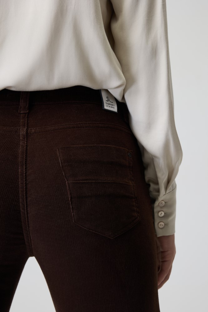 2-550110-Chocolate-4-Custom