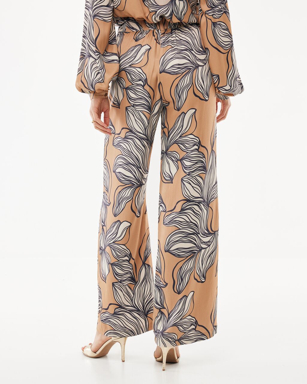 Medium-MF007000361W_300007_4